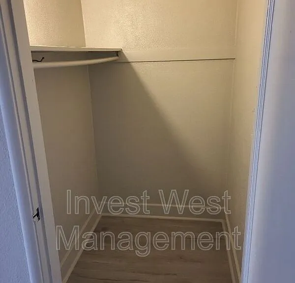 615 NE 6th Ave #10 — Photo 7