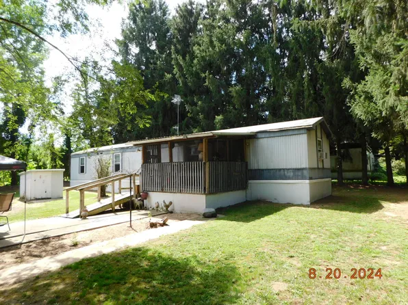 5620 Parkway Rd, Eau Claire, MI 49111