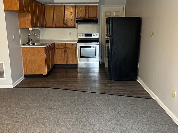 2nd image of 1568 Lincoln Ave #3