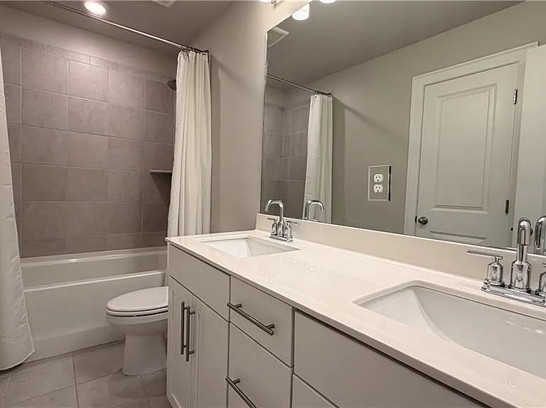 1012 Knoxboro Ln — Photo 32