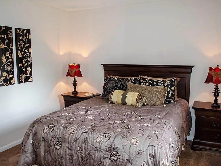 Vista Villa Apartment Homes — Photo 24