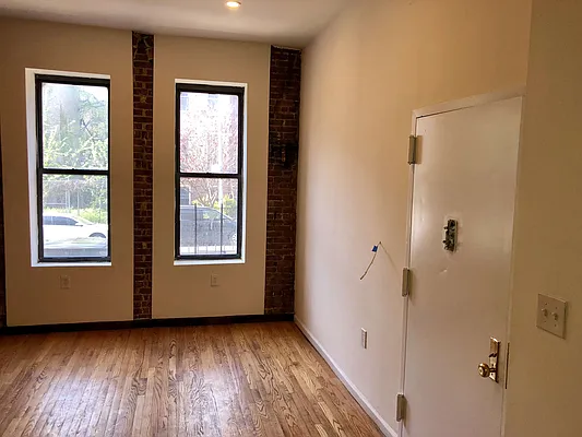 Rented by Chantior Real Estate LLC | media 23