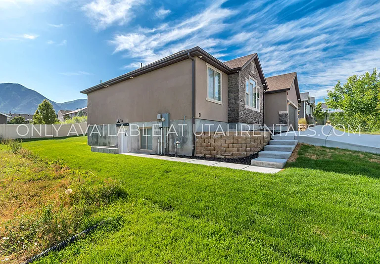1076 Bear Hollow Ln #BASEMENT — Photo 15