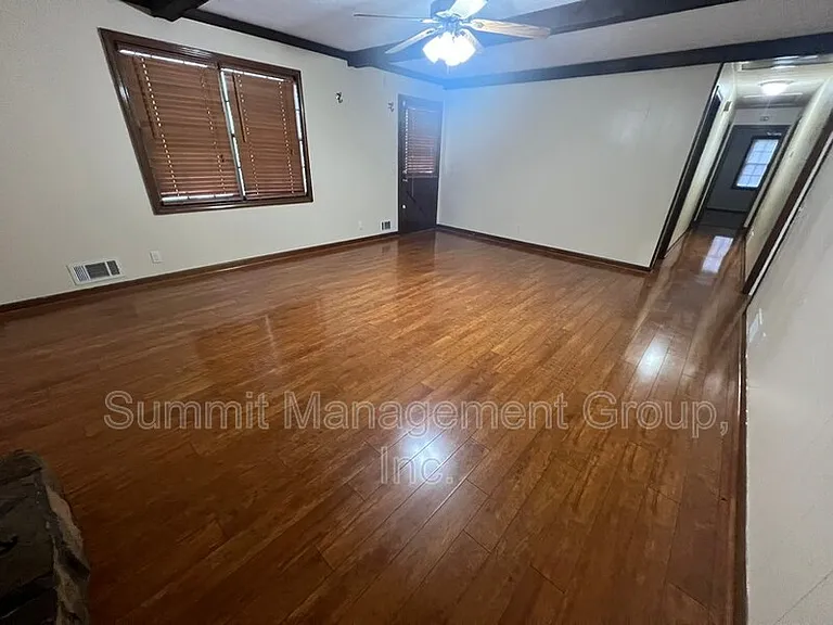 916 Curry Cir SE — Photo 6