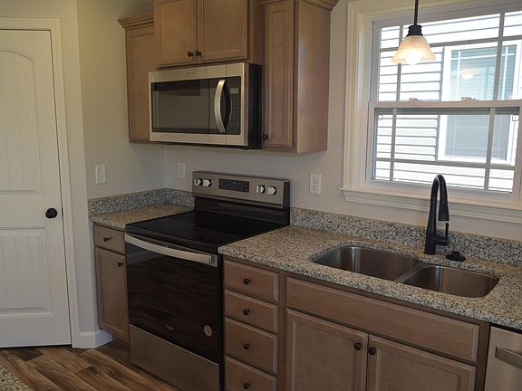 3rd image of 415 Bud Farmer Pl