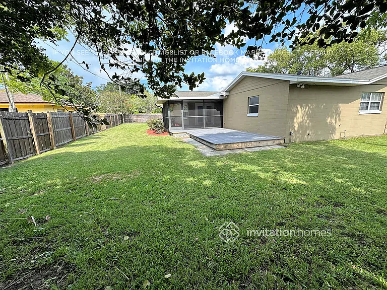 705 Carvell Dr — Photo 8