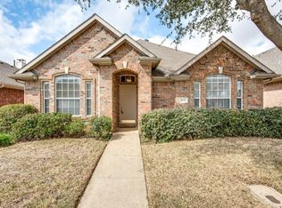 8615 Ironwood Dr, Irving, TX 75063