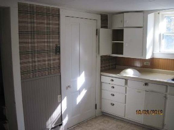 5th image of 314 8th Ave S #S