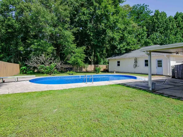 6647 Maple St, Zachary, LA 70791