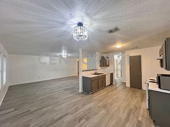 3rd image of 2549 Eastwood Dr