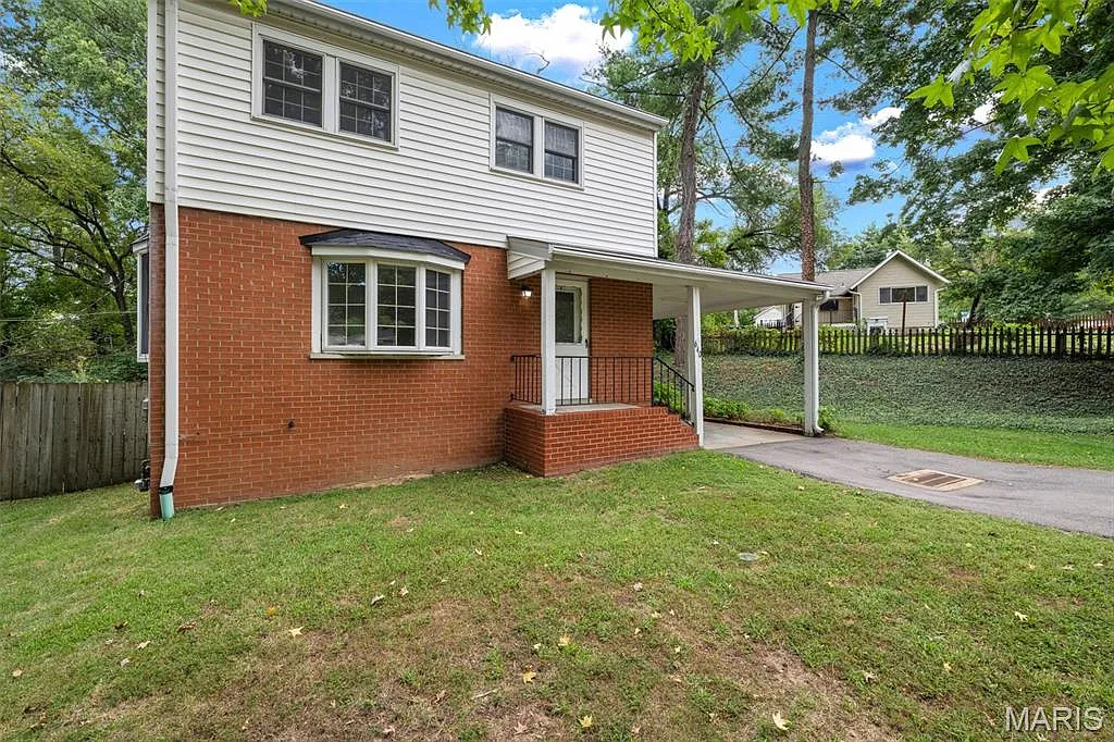 3 bed, 1.5 bath, 1404 sqft, $2,150 — Photo 3