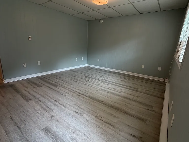 Lockewood Dr — Photo 1