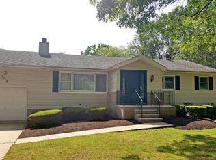 2012 Vernon St, Oakhurst, NJ 07755