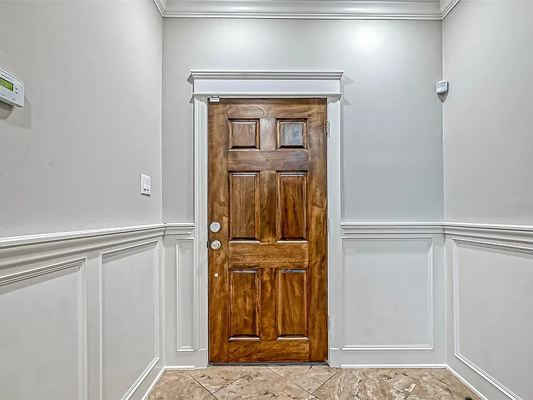 2113 Bidwell Dr — Photo 6