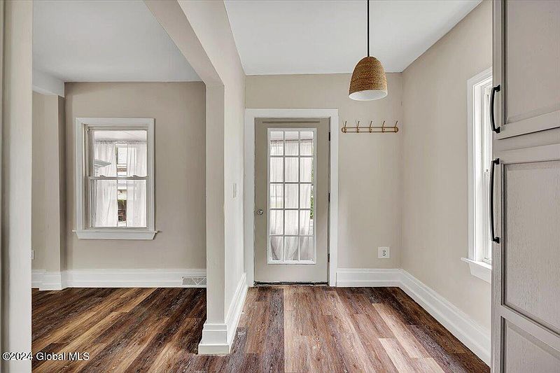 4th image of 7 Sheldon Street
