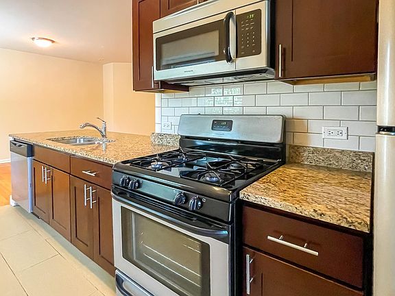 4th image of 4742 S Greenwood Ave APT 1W