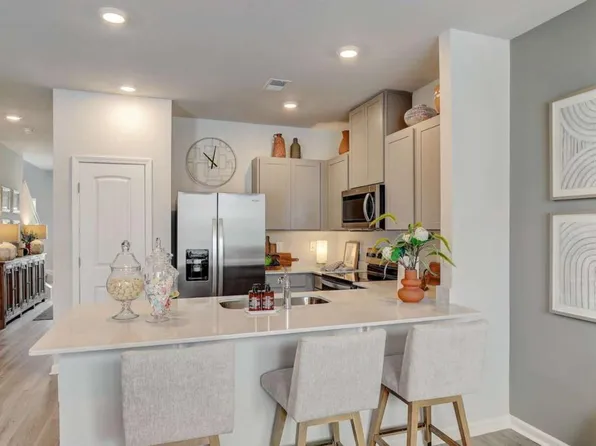 1394 Sweethshrub Pl #29, Atlanta, GA 30318