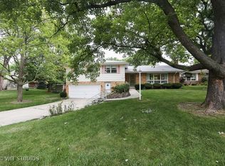 1040 62nd Ct, Downers Grove, IL 60516