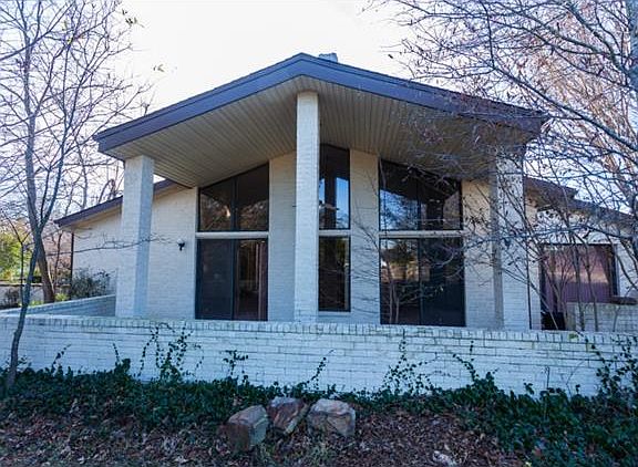 3rd image of 3234 Woodglen Dr