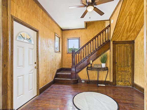 4th image of 309 E Main St