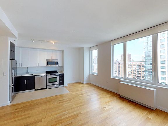 3rd image of 795 Columbus Ave APT 15e