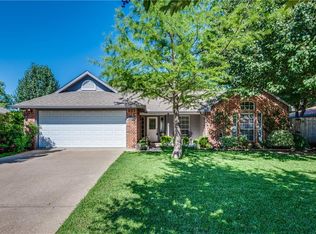 1322 Meadow Ct, Midlothian, TX 76065