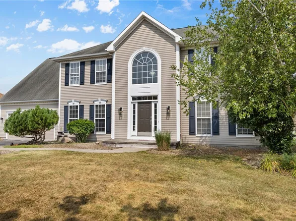 10 Mildenhall Rdg, Fairport, NY 14450