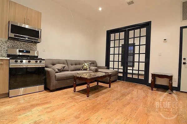 Rented by Blue Egg Realty Corp | media 14