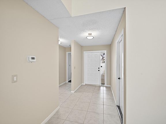 5th image of 440 Ashwood Pl