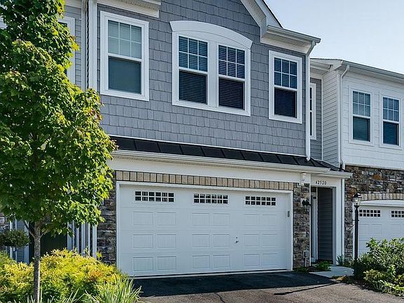 2nd image of 42520 Benfold Sq