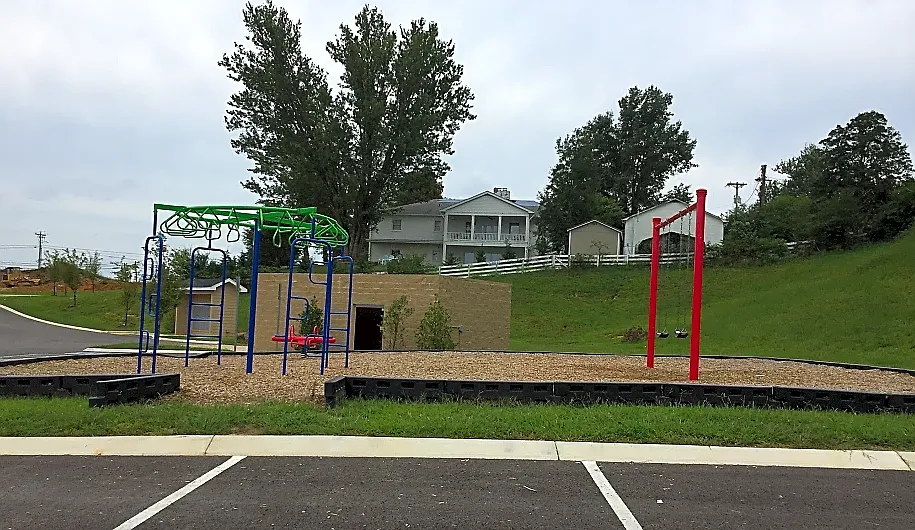 Broad Way Apartments — Photo 4