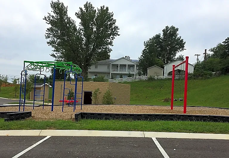 Broad Way Apartments — Photo 4
