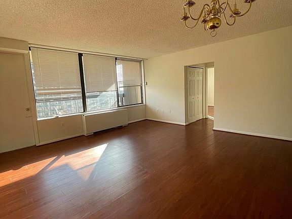5th image of 3701 S George Mason Dr Unit 2018N