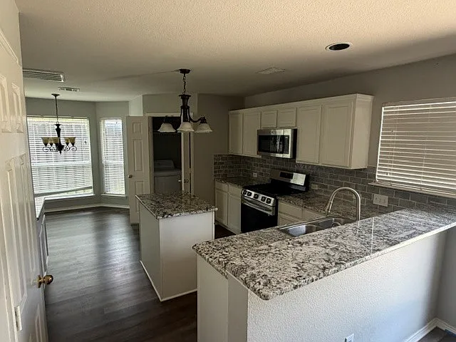 1109 Providence Dr — Photo 17