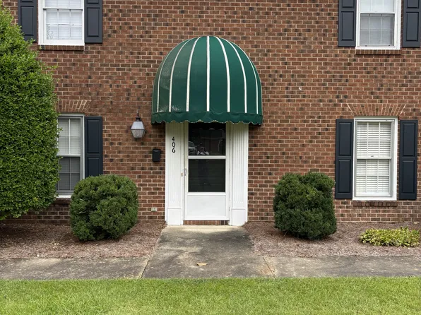 406 W Harnett St, Benson, NC 27504