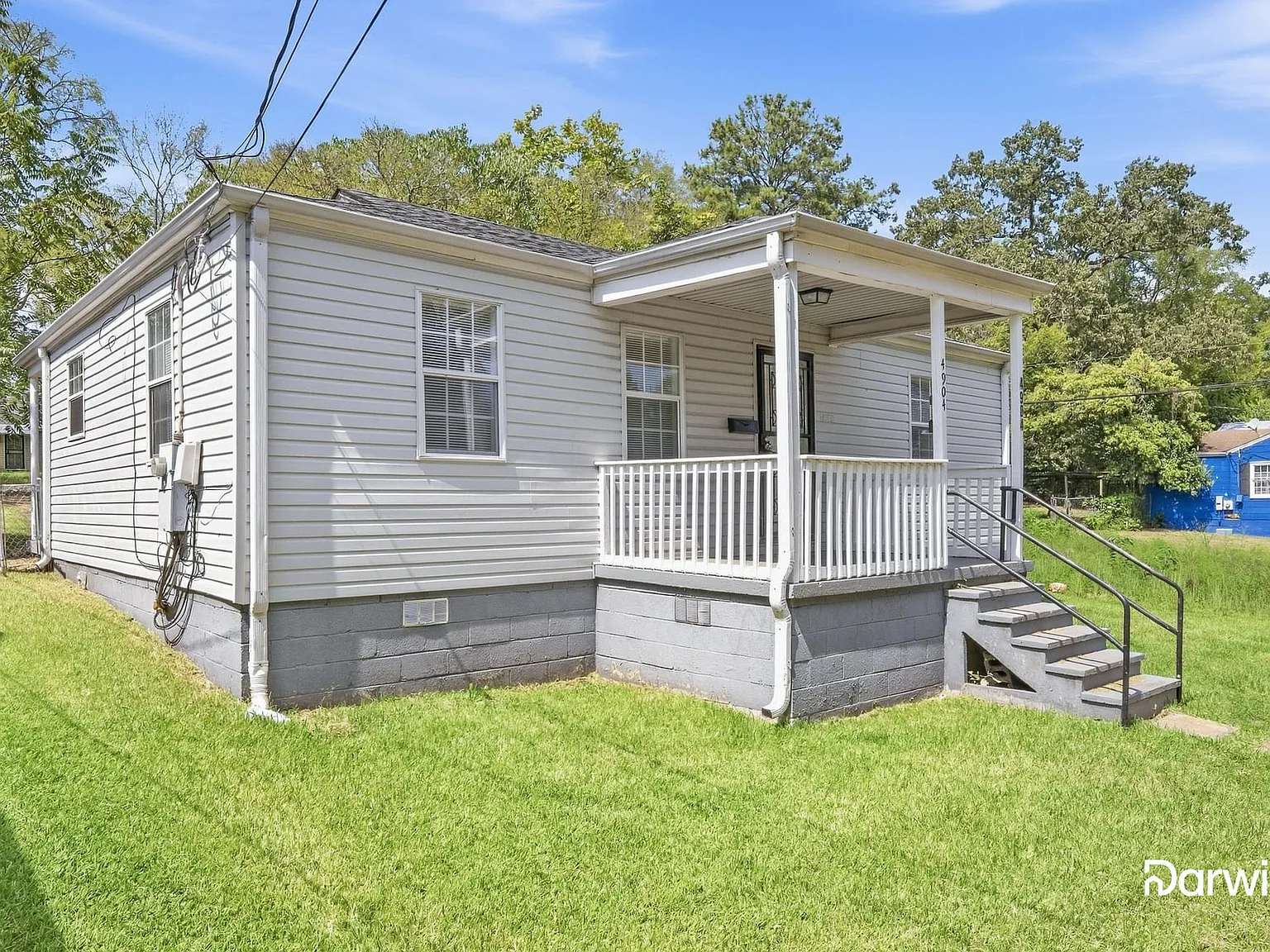 3 bed, 1.0 bath, 864 sqft, $1,060 — Photo 2