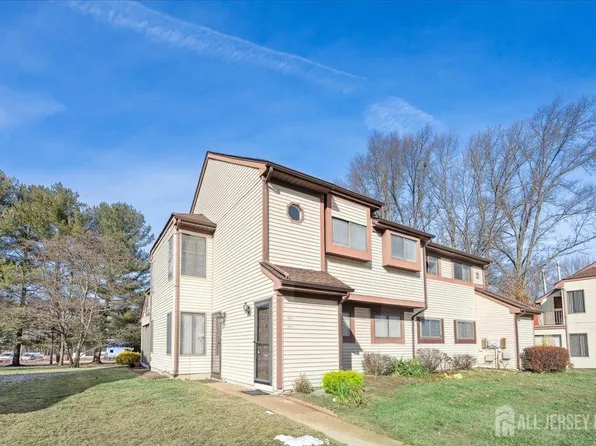 204 Jacob Ct, Dayton, NJ 08810