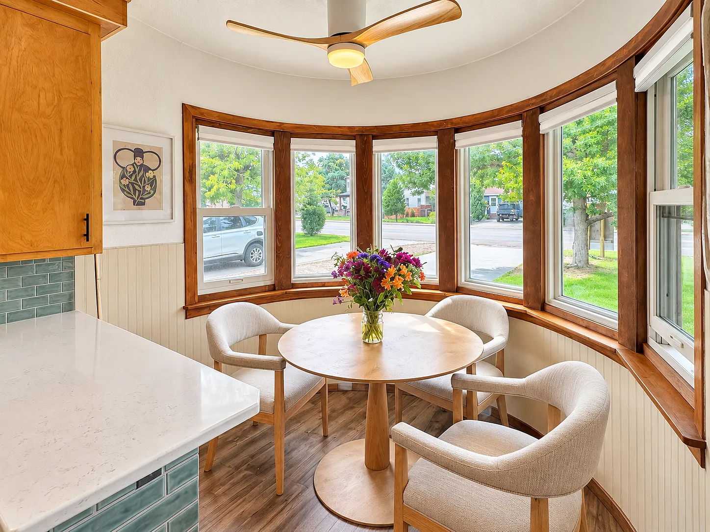 2 bed, 1.5 bath, 2200 sqft, $1,750 — Photo 2