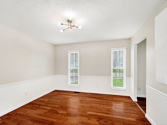 5th image of 8210 Castleton Blvd