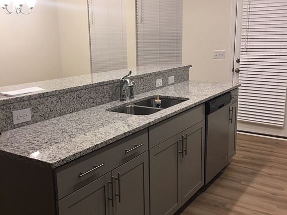 Kitchen with Granite counters. (Actual house)