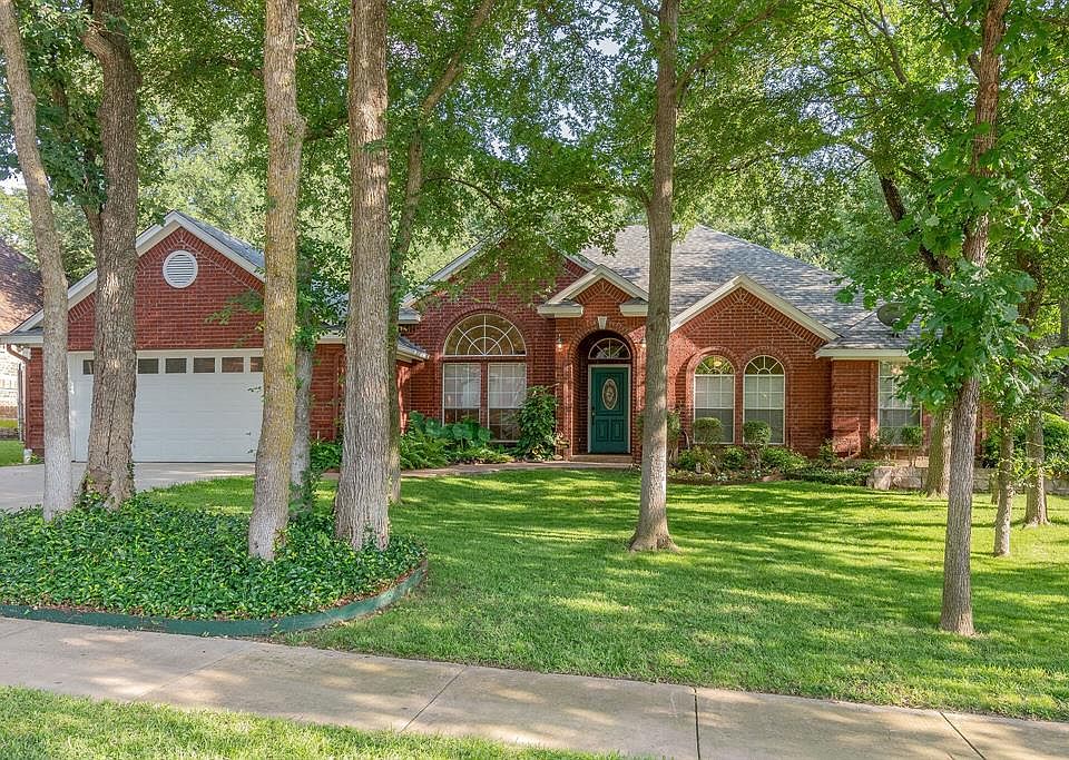 1st image of 1604 Briar Dr