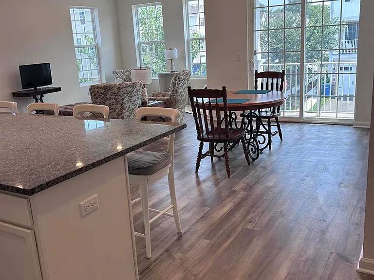 735 Station Rd — Photo 9