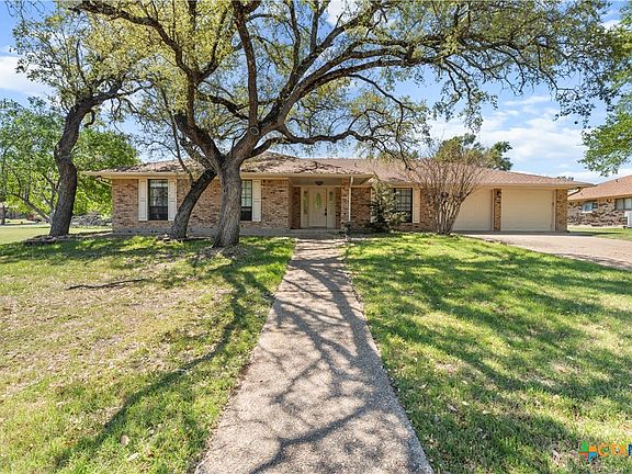 2nd image of 2116 Chinaberry Cir