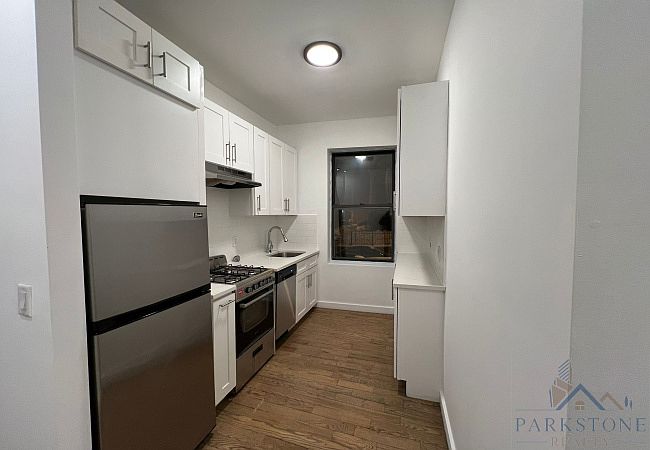 1st image of 637 Bergen Ave #17