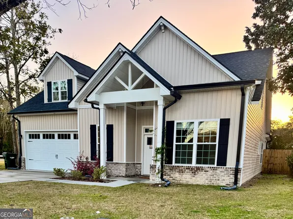 410 N Caswell St #B, Glennville, GA 30427