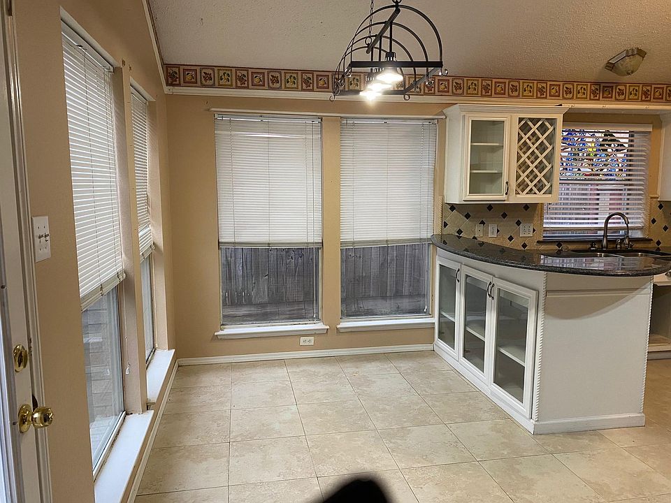 1st image of 5921 Hillview Dr