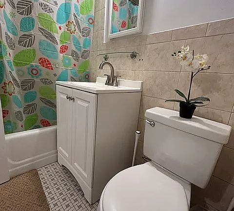 5th image of 6115 97th St APT 8R