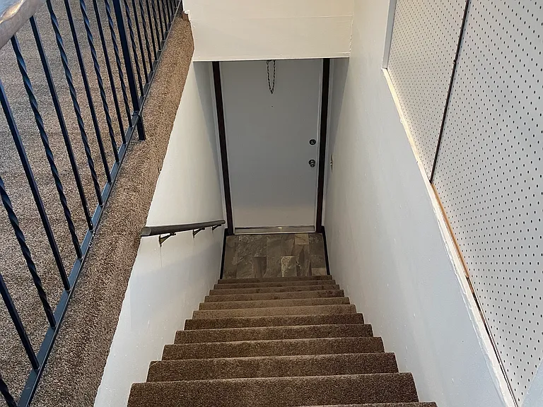 2200 Stoneybrook Rd #5 — Photo 2