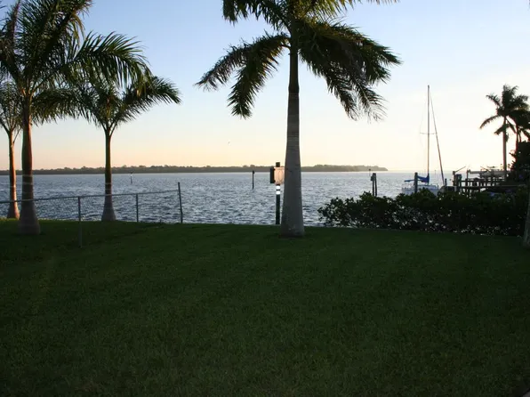 5811 Bayou Grande Blvd NE, Saint Petersburg, FL 33703