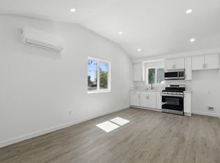 7703 Variel Ave, Canoga Park, CA 91304